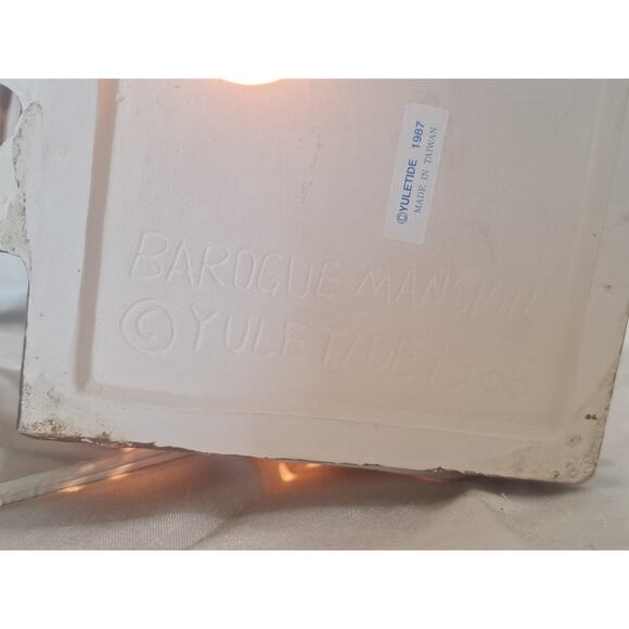 Yuletide 1987 “Barogue Mansion” Lighted Christmas Village House - Picture 5 of 8